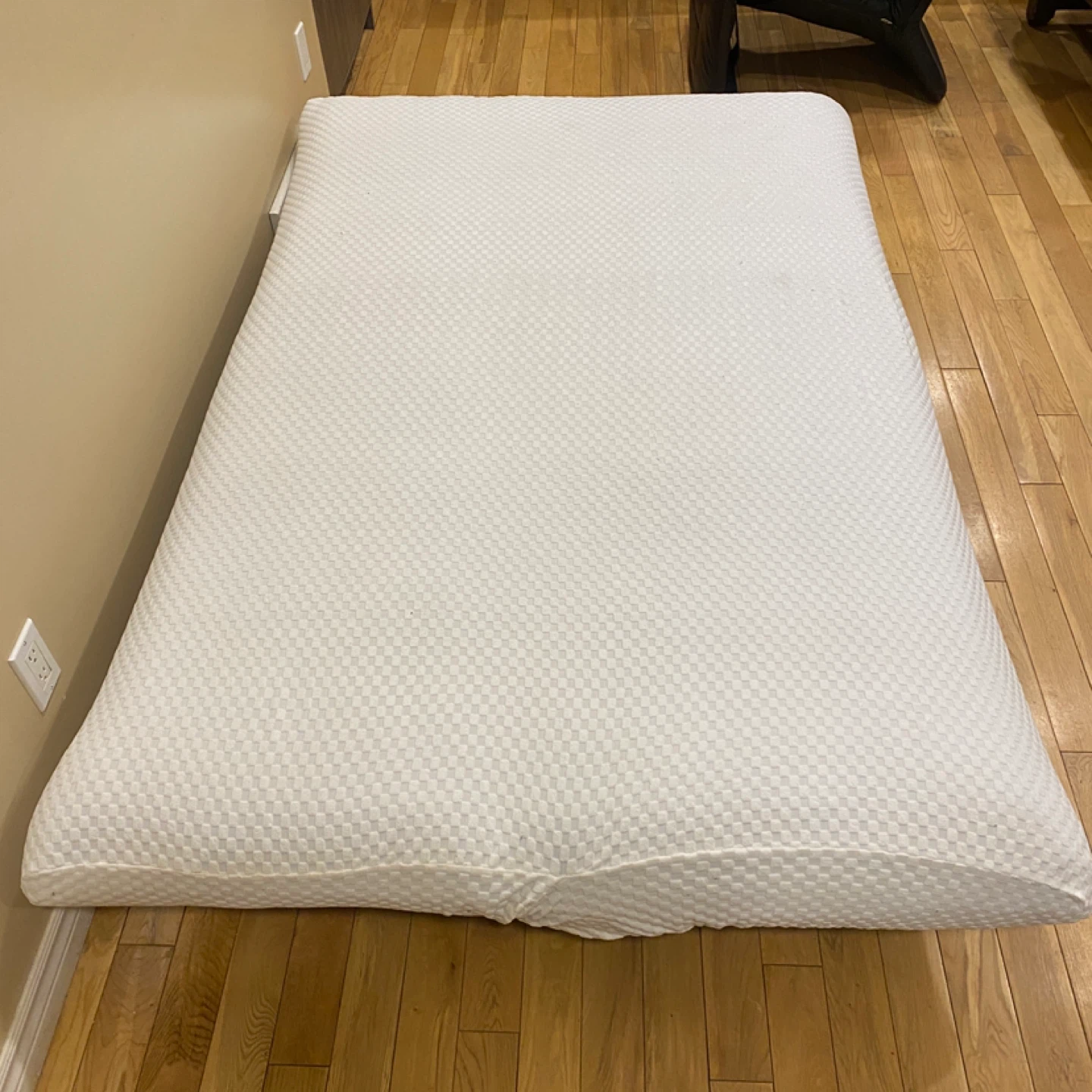 Beautiful Modern Purple Full Size Futon Sofa Bed (CAN DELIVER) - photo 5