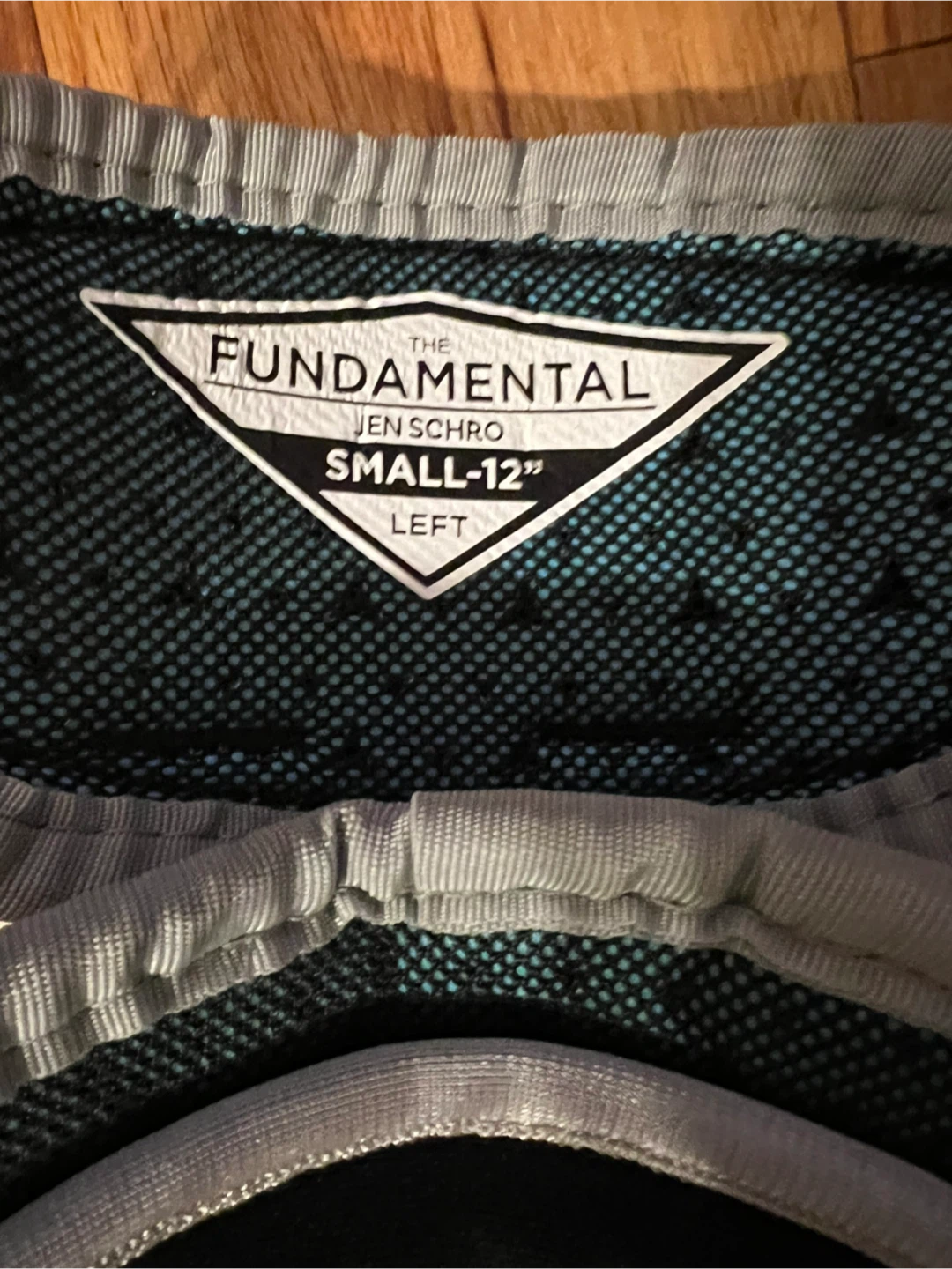 Easton Jen Schro The Fundamental Catcher's Leg Guards & Helmet - photo 4