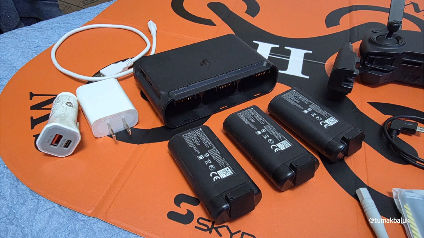 DJI Mini SE Drone with Accessories and Case - photo 2