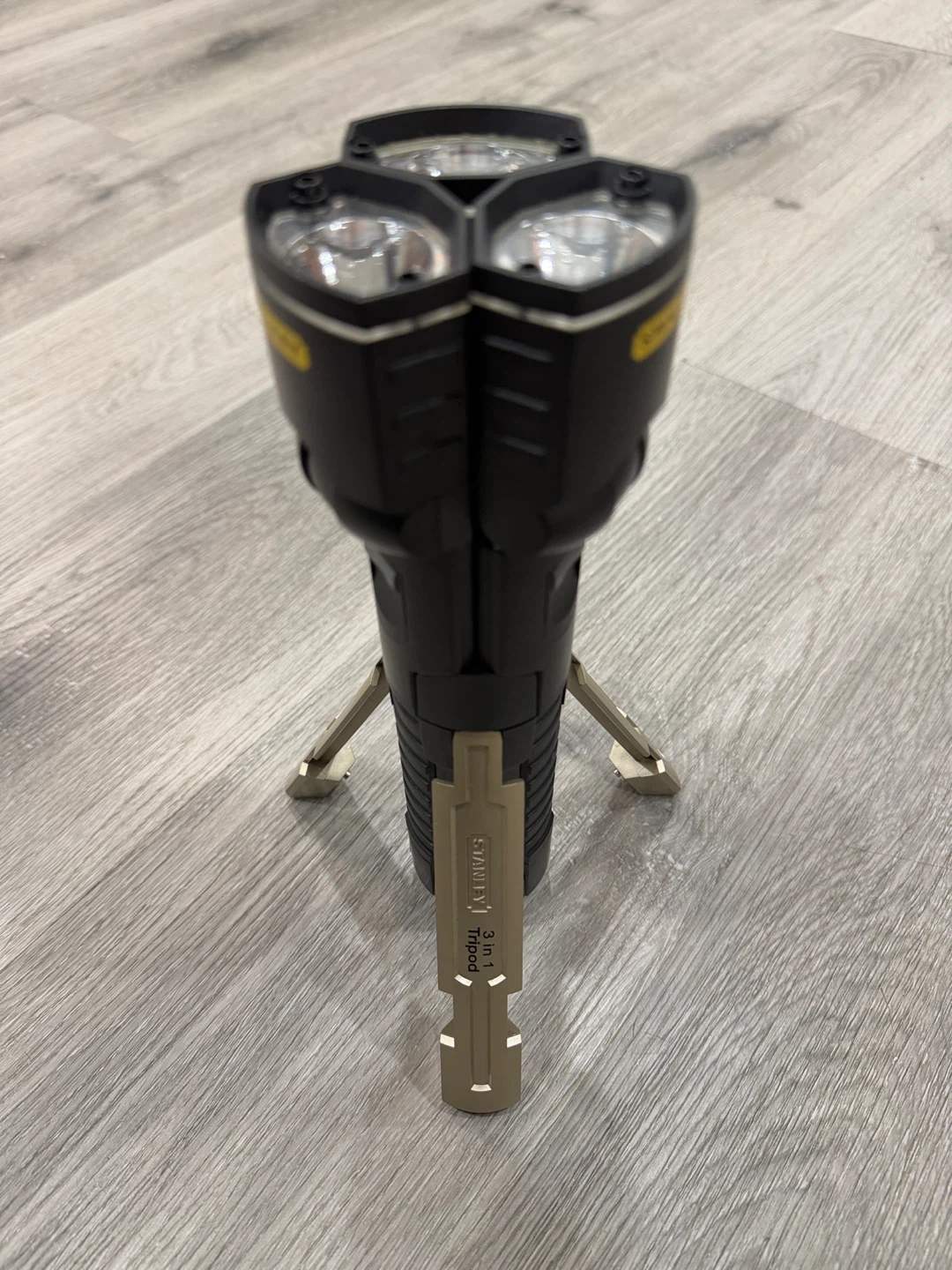 Stanley 3-in-1 Tripod Flashlight - photo 4