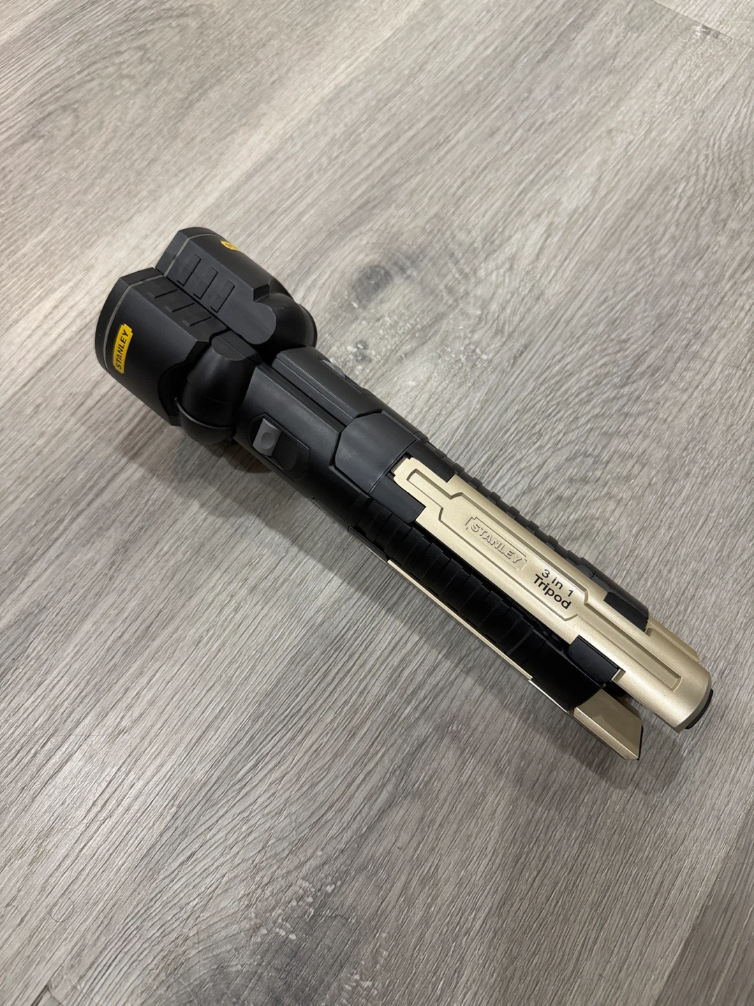 Stanley 3-in-1 Tripod Flashlight - photo 5