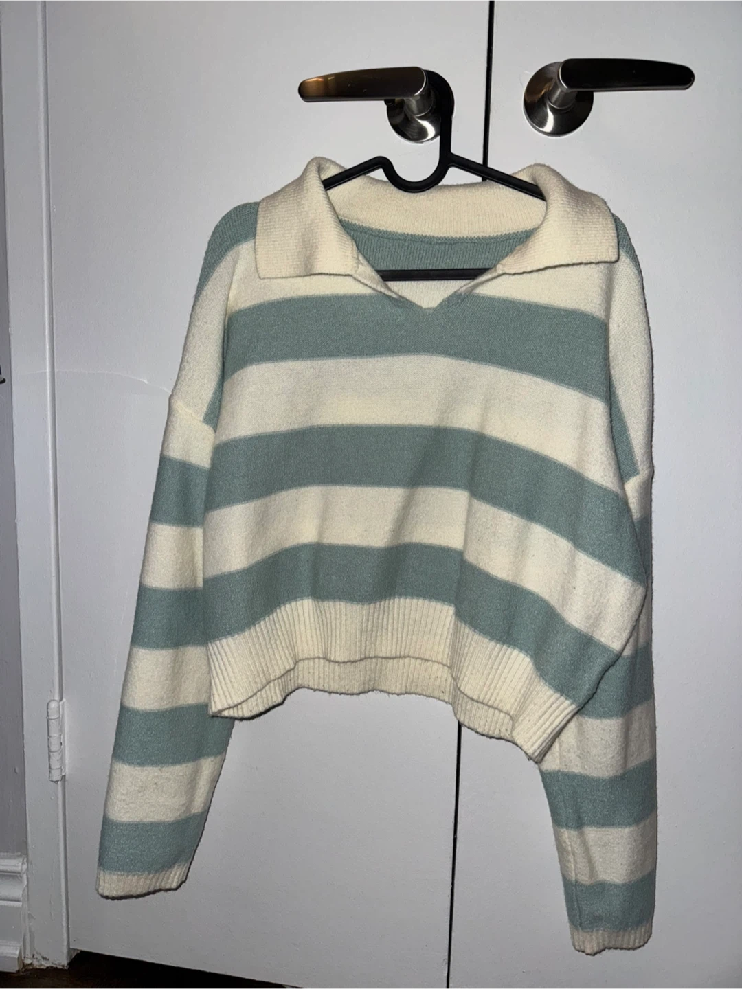 Mixed sweaters size small - photo 3