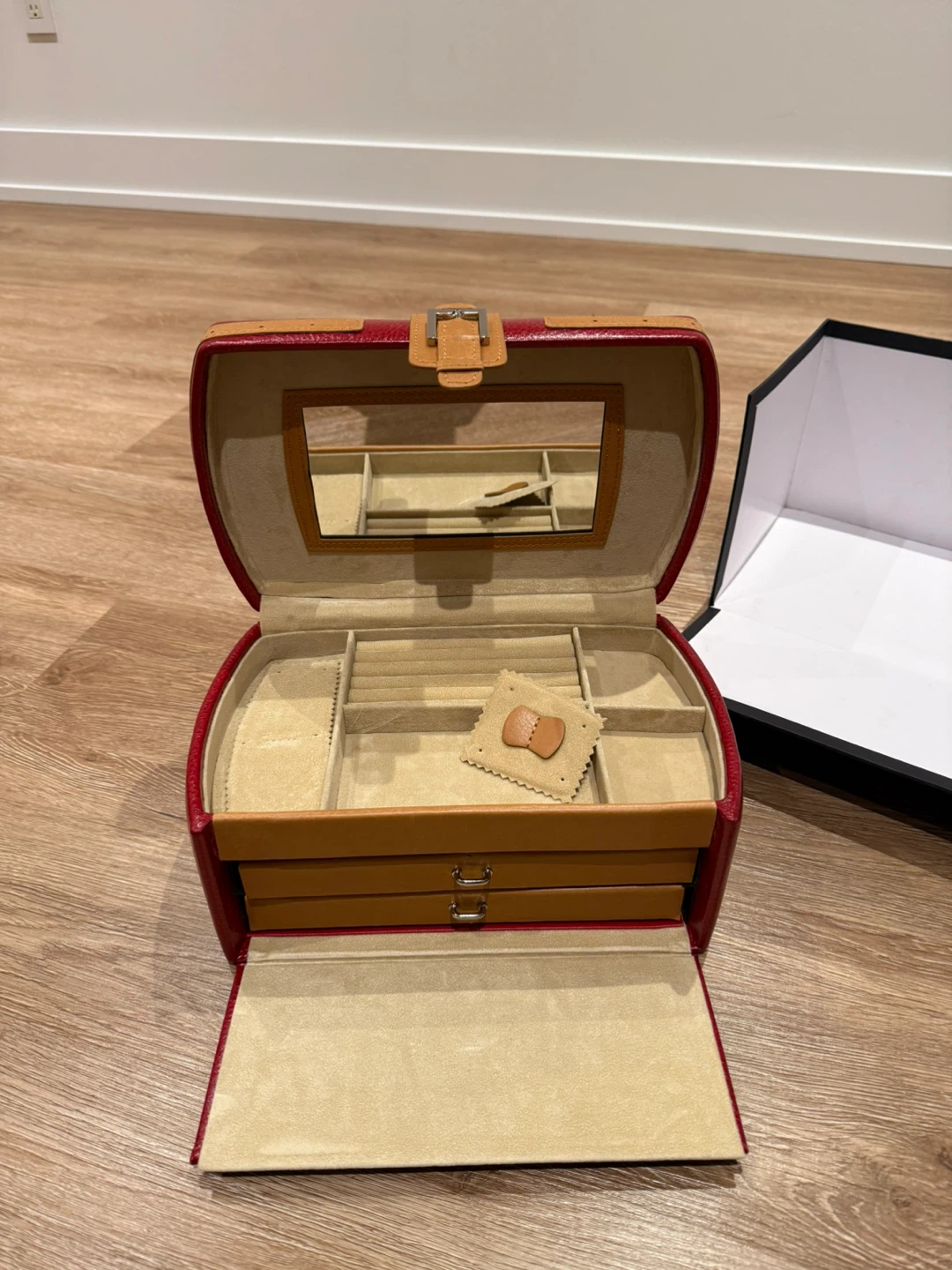 Madison Burke Designs Red Leather Jewelry Box with Mirror - photo 5