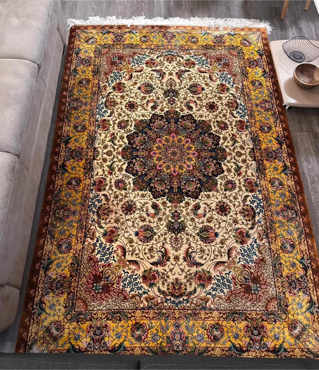 Beautiful Vintage Persian Silk Rug; (1.25 m x 2.75 m)