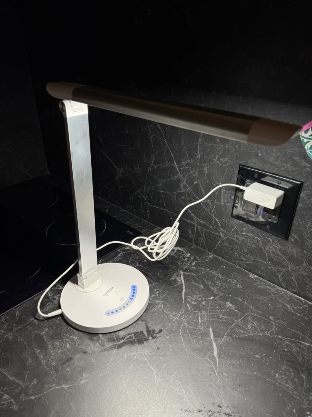 Sympa LED Desk Lamp with one USB Port