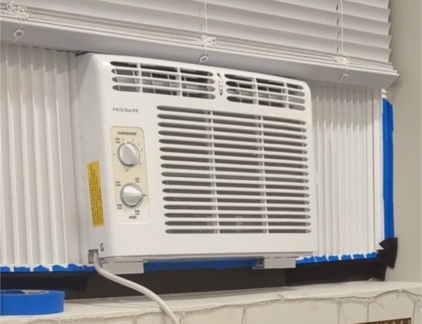 Frigidaire 5,000 BTU Window Air Conditioner - photo 3