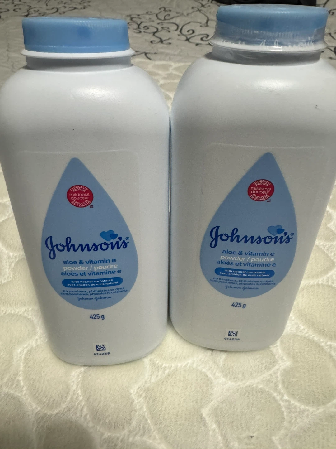 Johnson's Aloe & Vitamin E Baby Powder - 2 Pack - photo 2