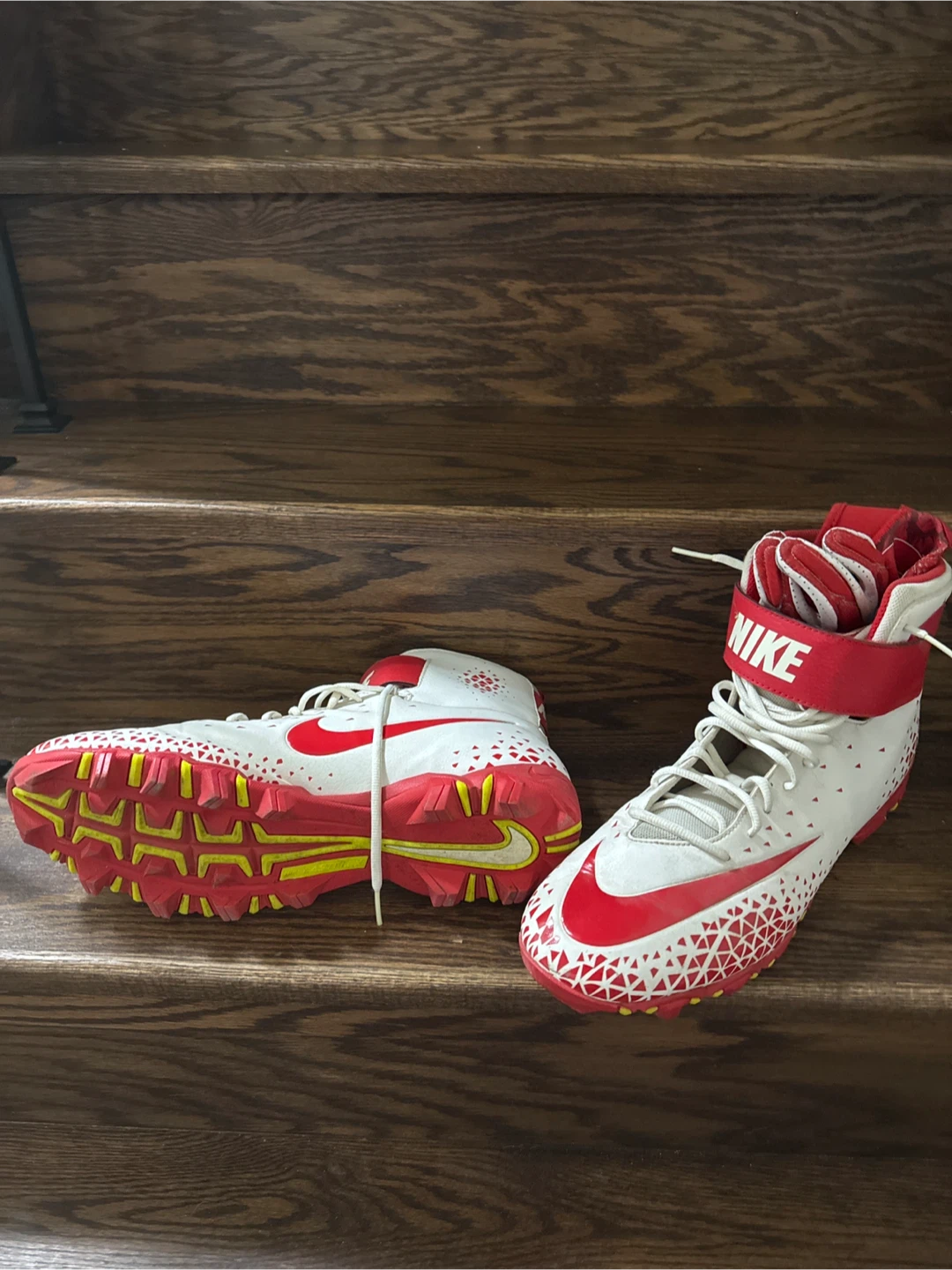 Nike White & Red Football Cleats - size 14