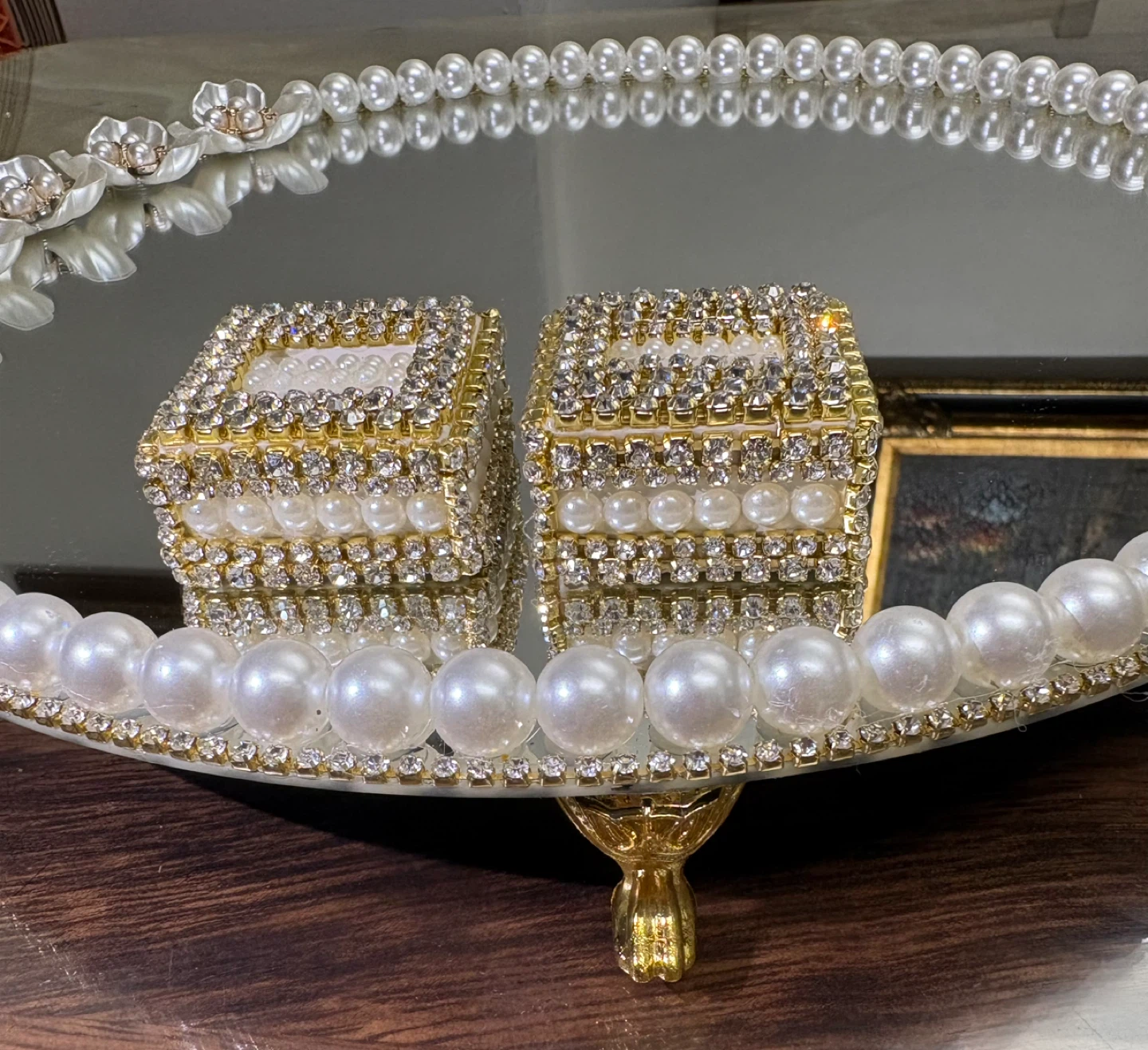 Round Mirror Tray with Faux Pearls, rhinestone & white floral - photo 5