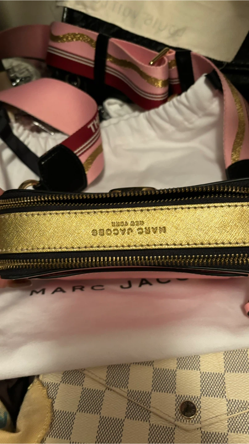 Marc Jacobs Pink Camera Bag with Gold Hardware - photo 2