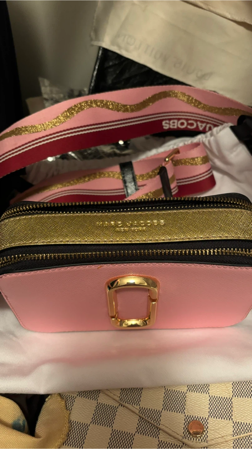 Marc Jacobs Pink Camera Bag with Gold Hardware - photo 4