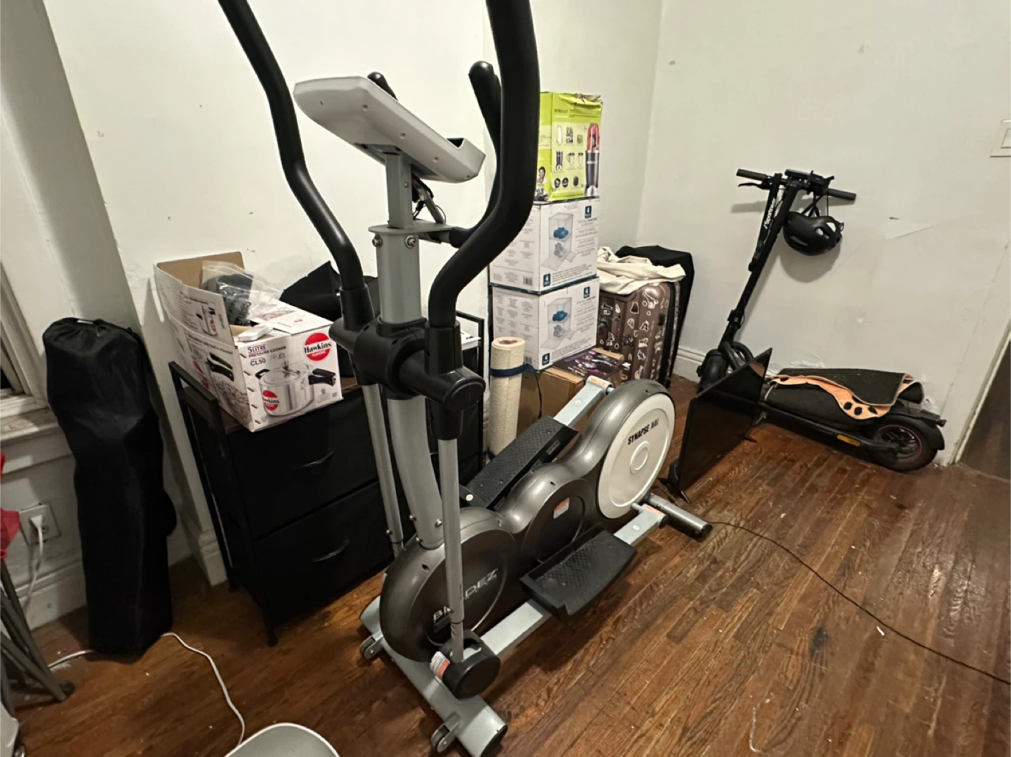 BladeZ Synapse 401 Elliptical Trainer