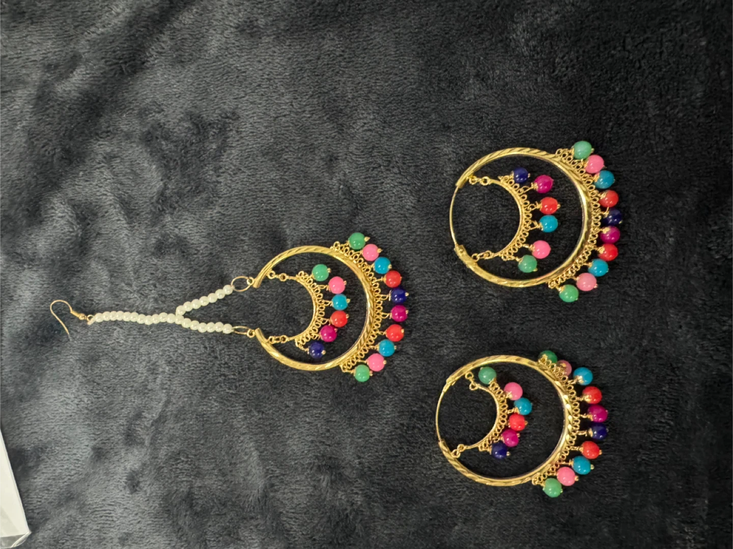 Gold-tone Multi-colour Beaded Hoop Earrings & Tikka Set - photo 2