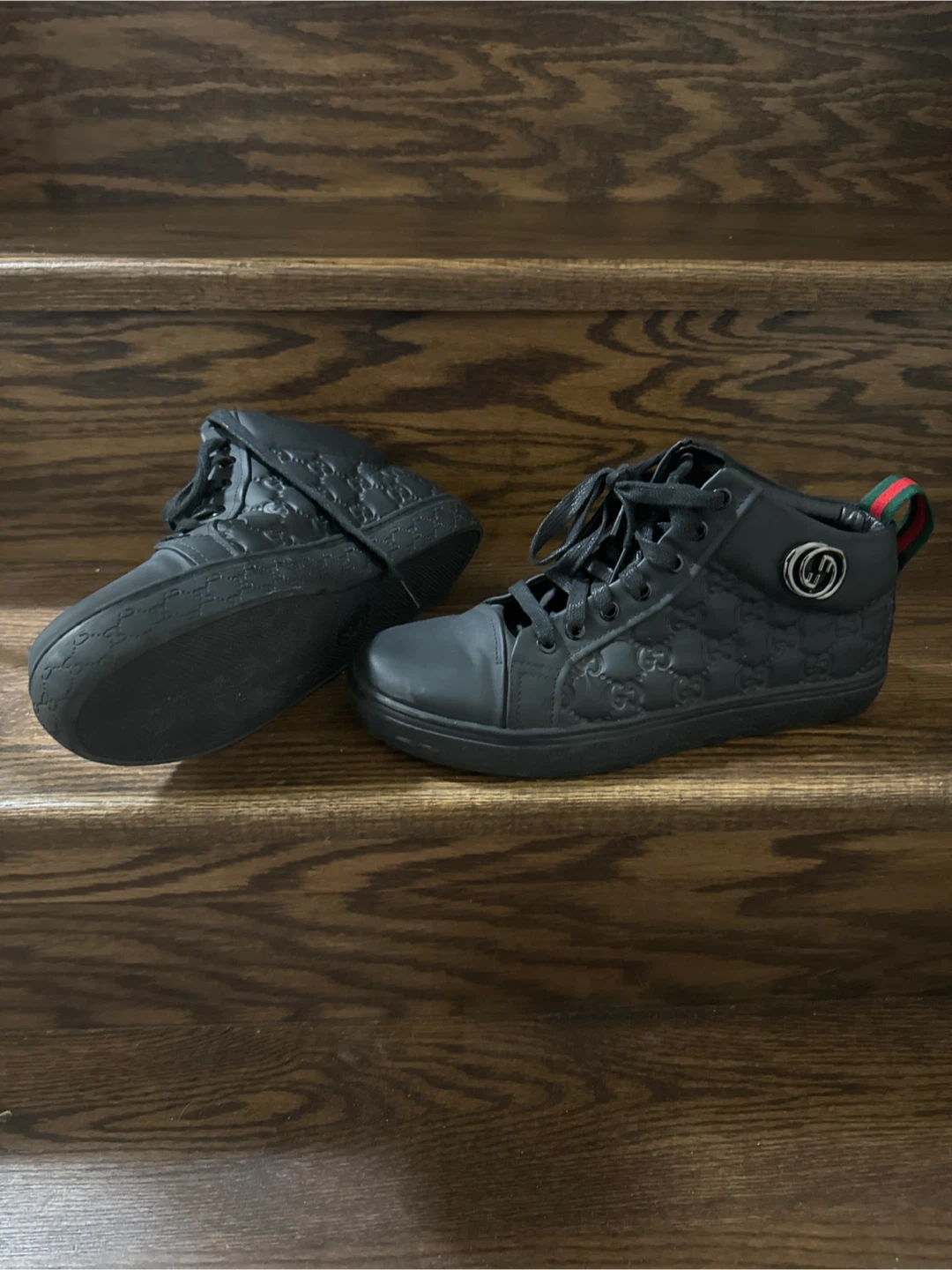Gucci Black GG Embossed Sneakers - size 8.5