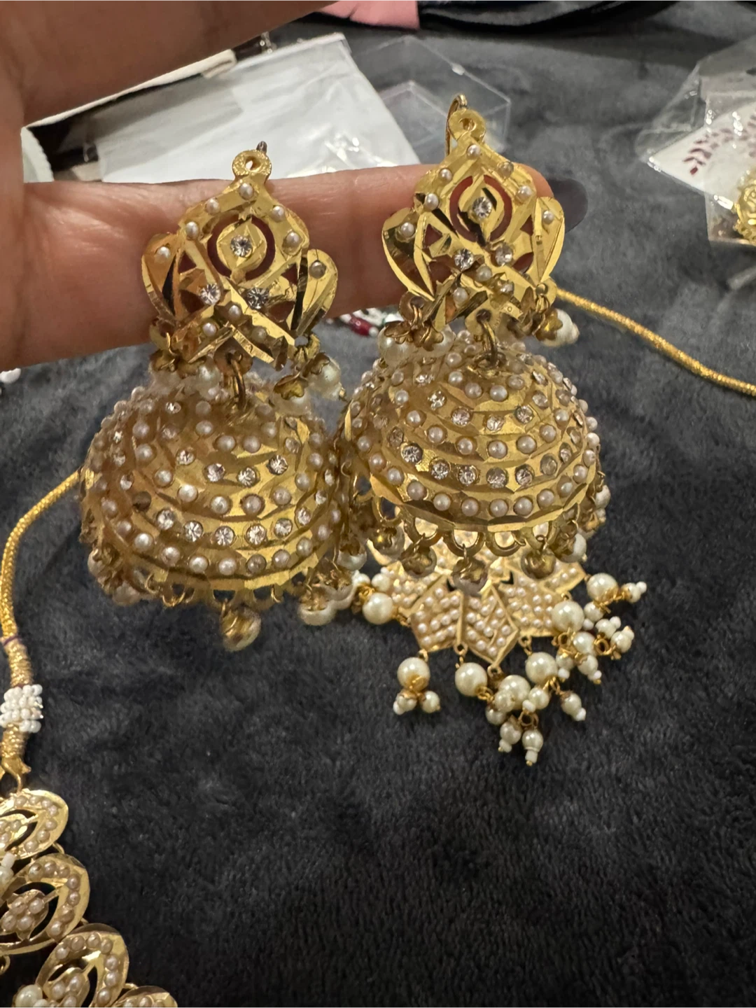 Gold Tone Indian Jewelry Set with Pearls - photo 2