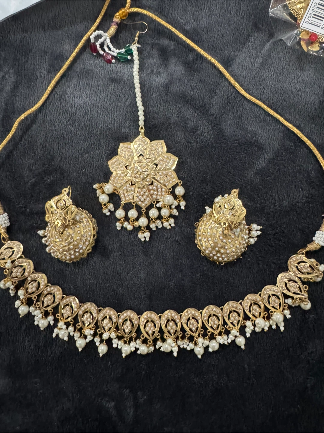 Gold Tone Indian Jewelry Set with Pearls