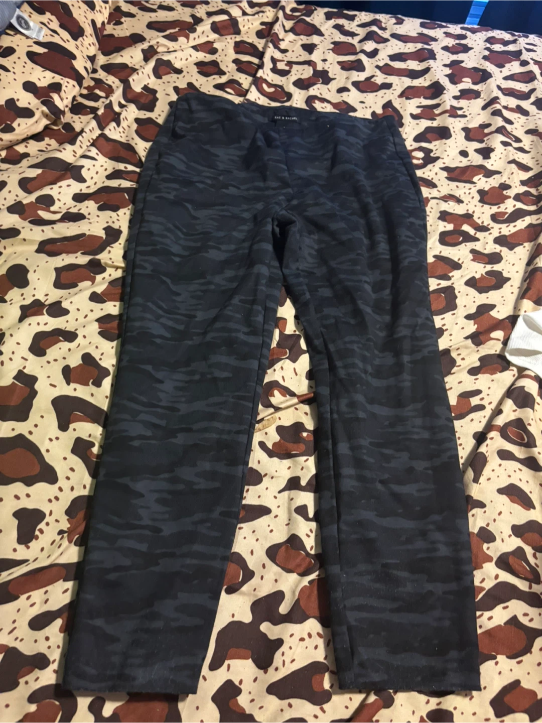 Zac & Rachel Camo Pants Size L
