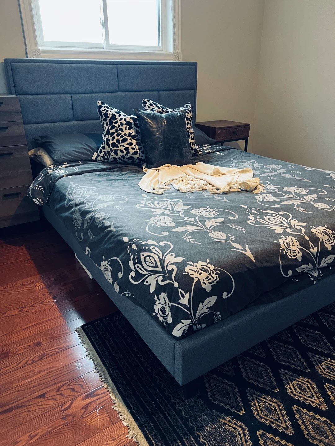 Grey Upholstered Queen Bed - photo 5