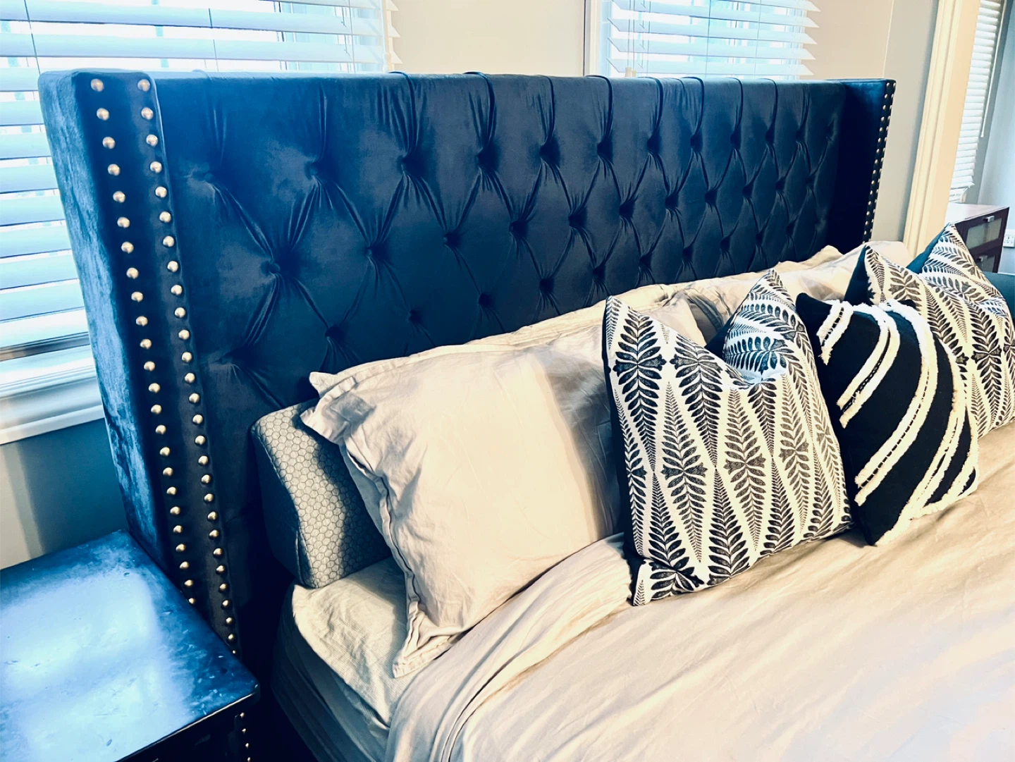 Black Velvet Tufted Wingback King Bed with Mattress - photo 4