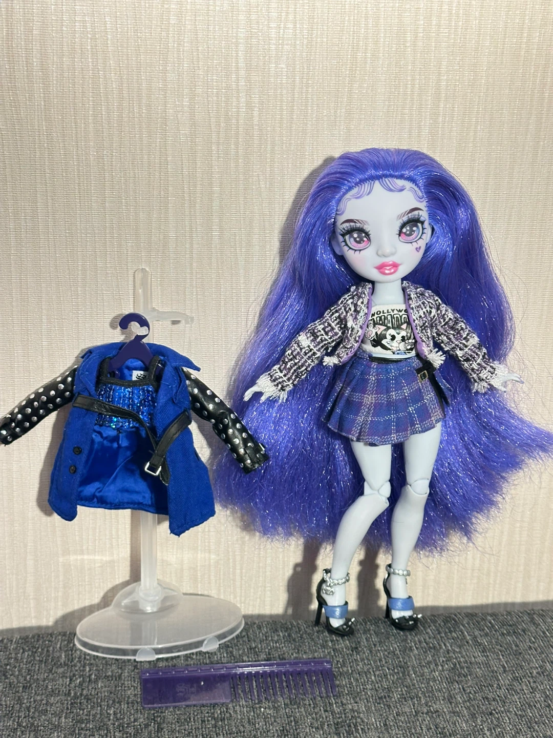 Rare Uma Vanhoose Shadow High Doll with Fashion Outfits - photo 5
