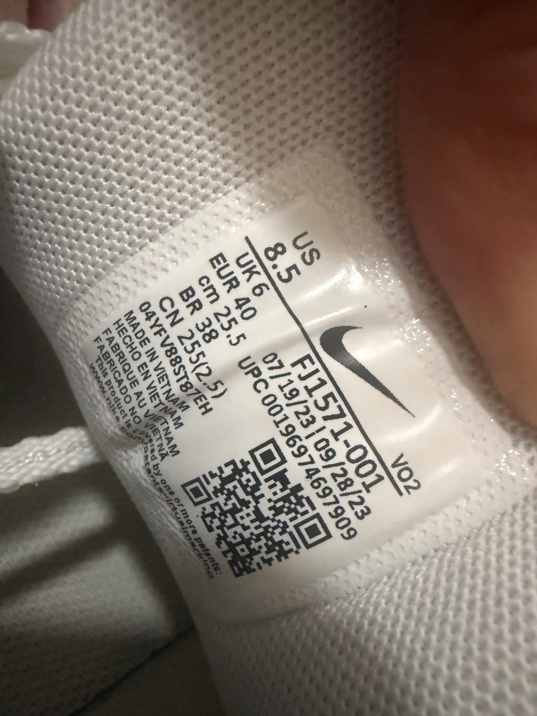 Nike women’s metcon shoes US 8.5 - photo 4