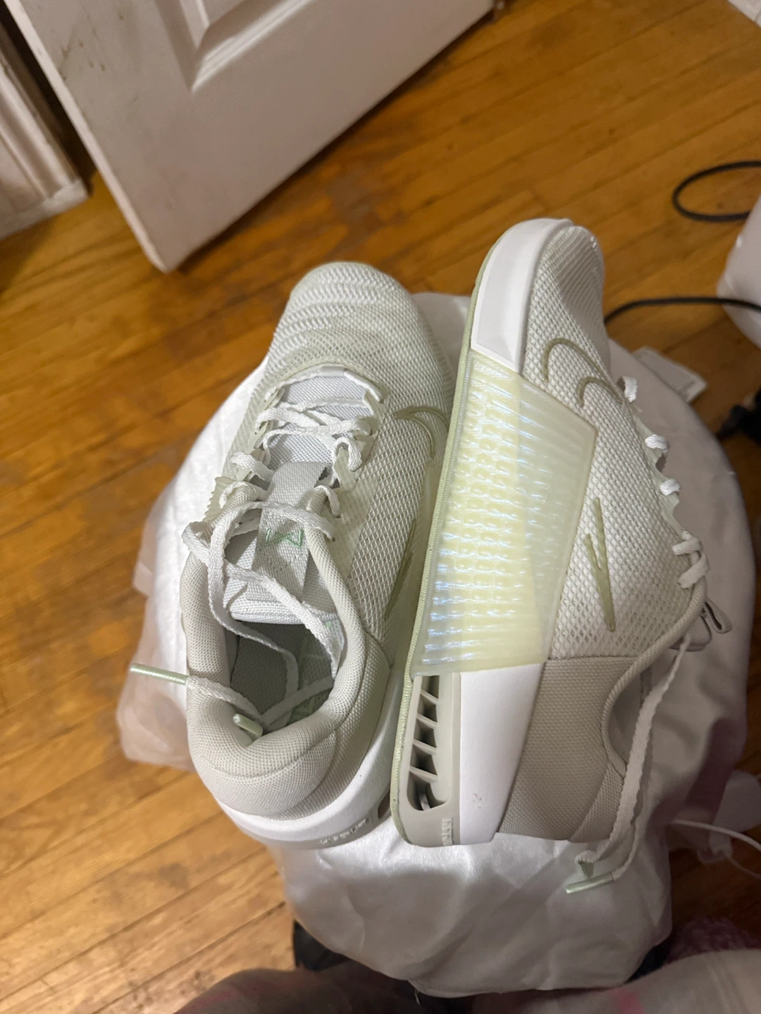Nike women’s metcon shoes US 8.5 - photo 3