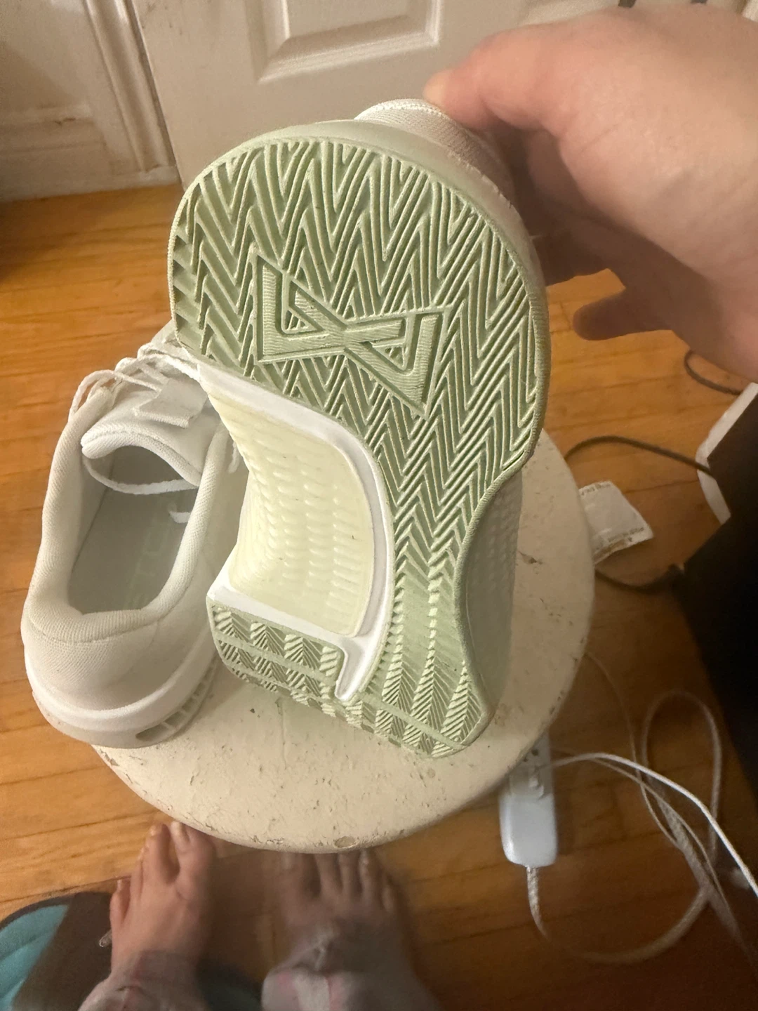 Nike women’s metcon shoes US 8.5 - photo 5
