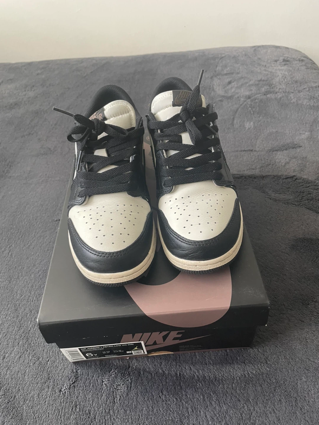 Nike Air Jordan 1 Retro Low OG GS Youth Size 6Y