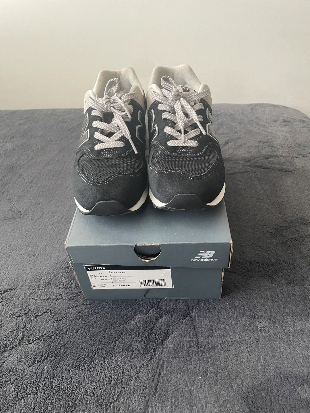 New Balance 574 Classic Shoes - Black/White