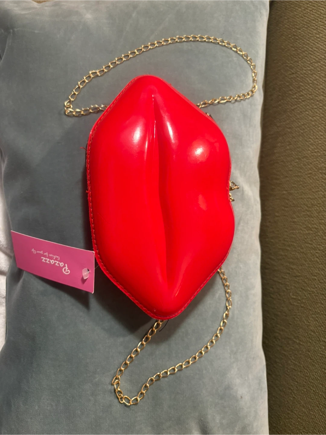 RAZOZZ Red Lips Shaped Clutch Handbag with Gold Chain