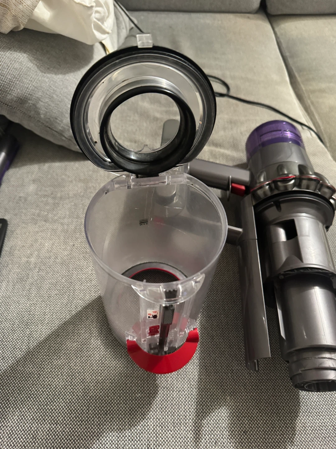 Dyson V11 Absolute Cordless Vacuum Cleaner - photo 3