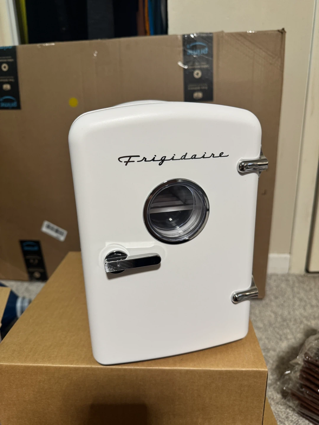Frigidaire Mini Fridge Cooler 4L
