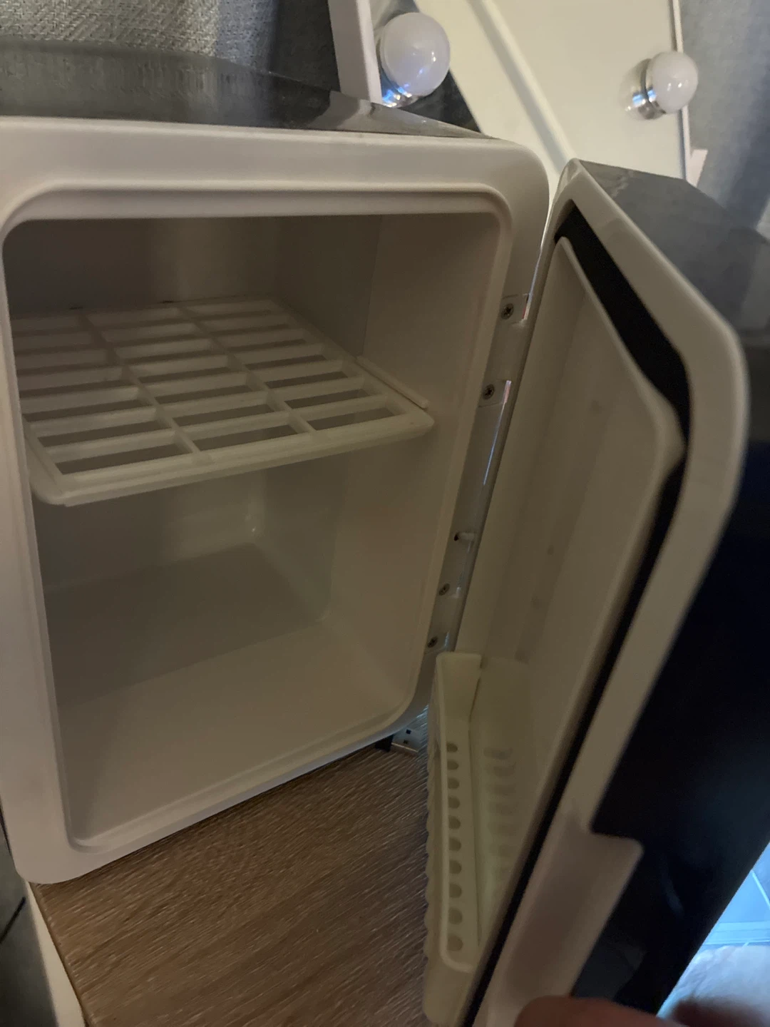 Mini Fridge - photo 3