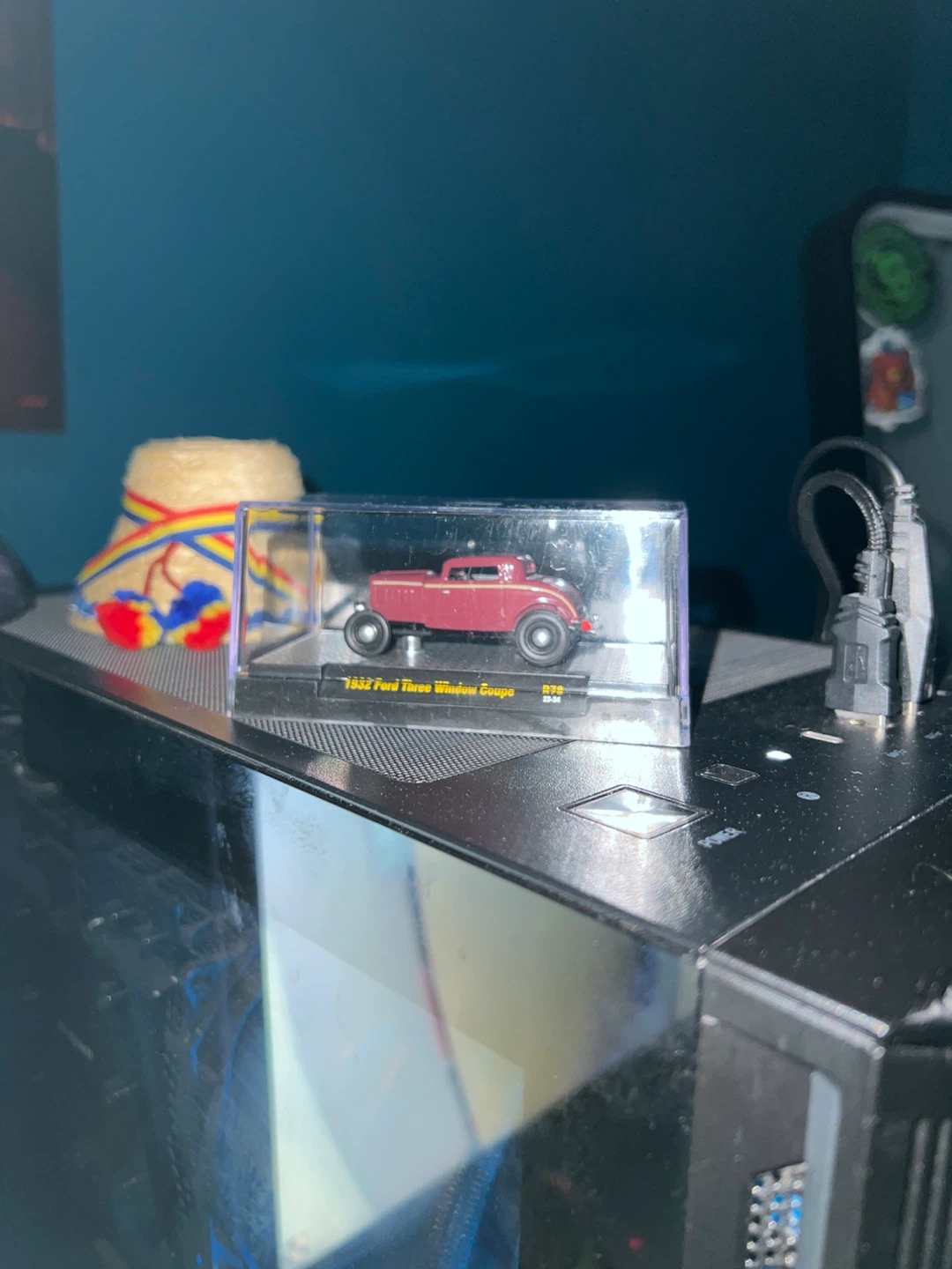 1932 Ford Three Window Coupe Diecast Model - photo 3