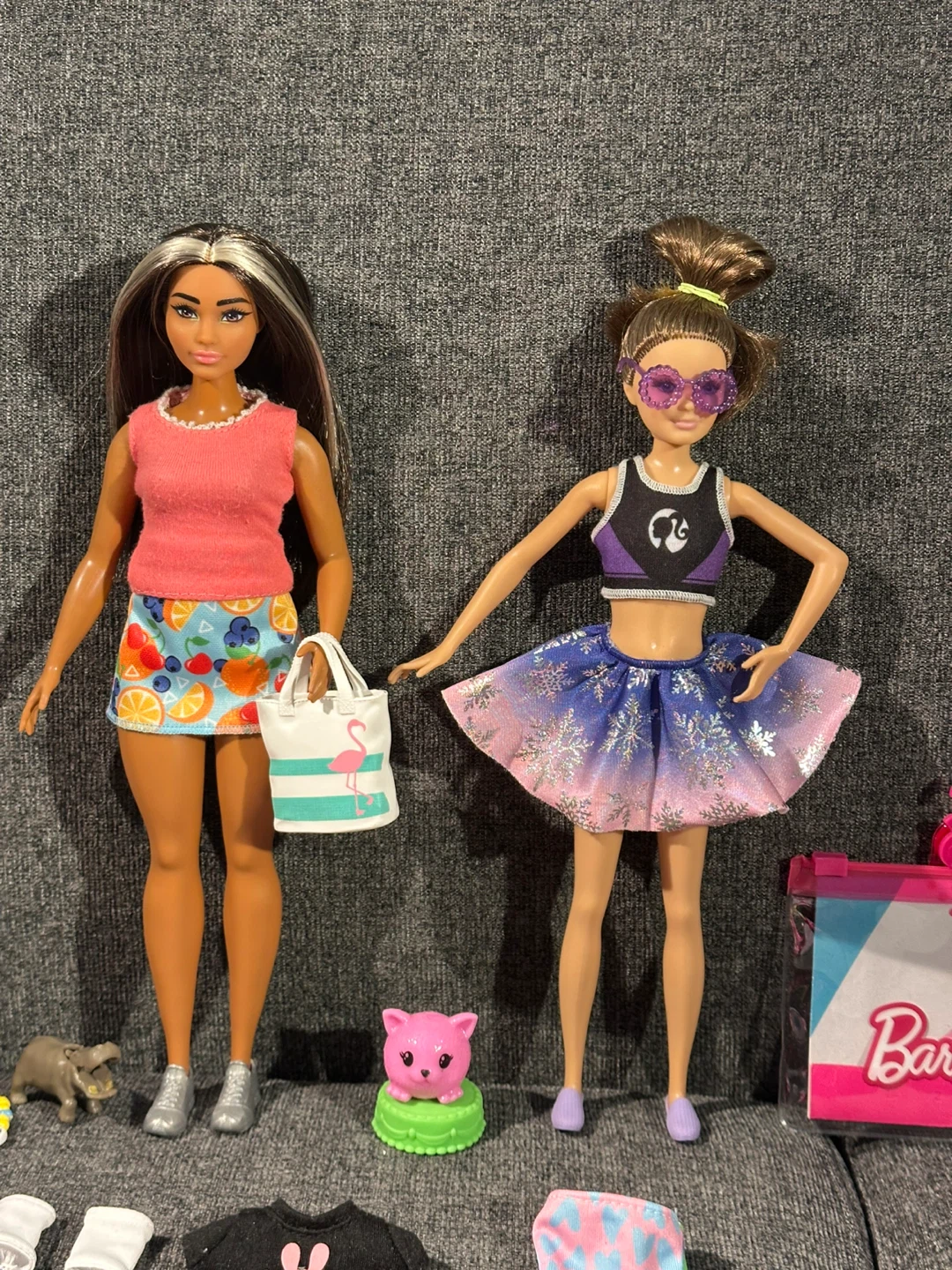 OFFERS PLEASE Barbie doll lot with 3 dolls and 35+ pieces - photo 2
