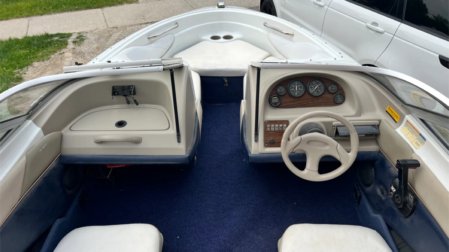 Bayliner Boat - photo 5