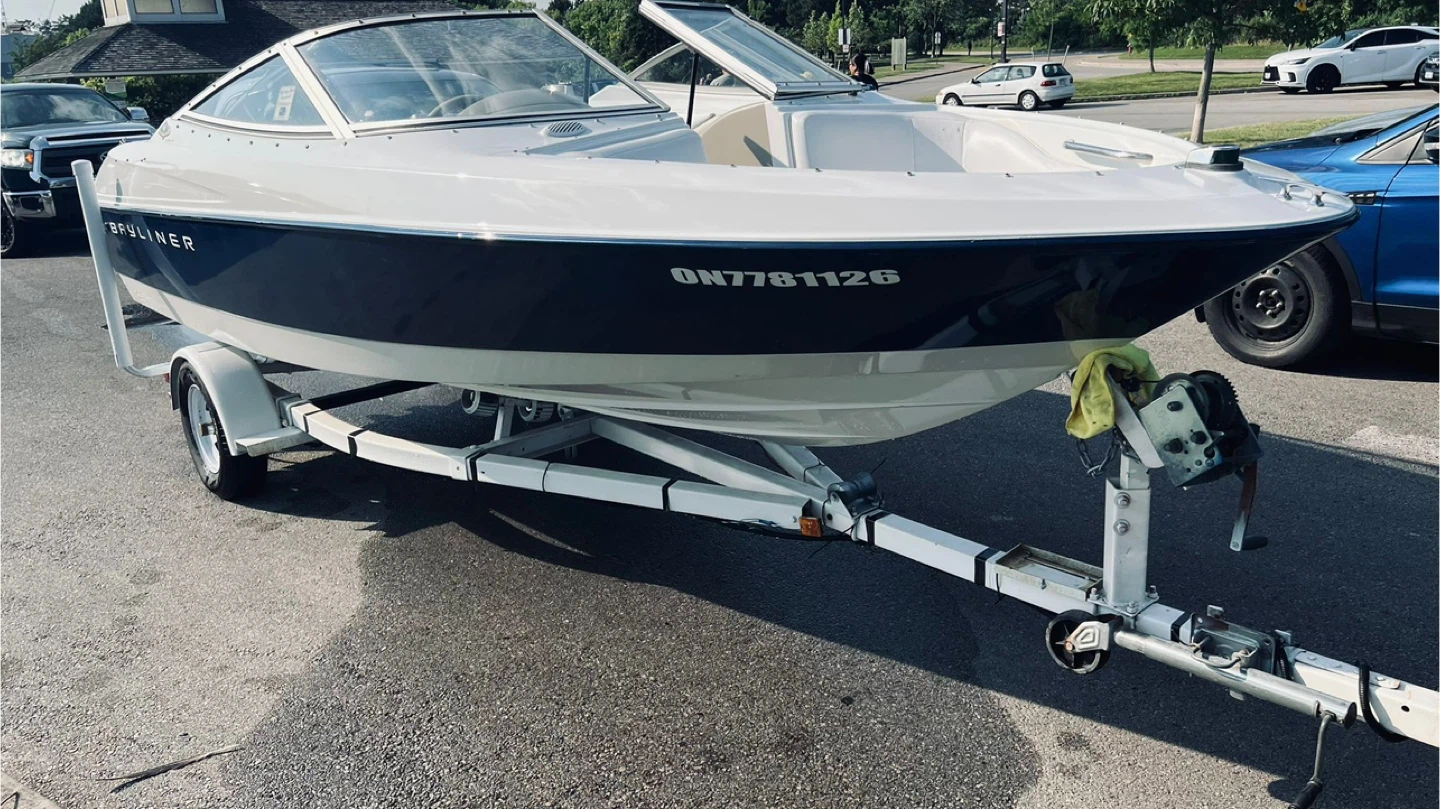Bayliner Boat - photo 3