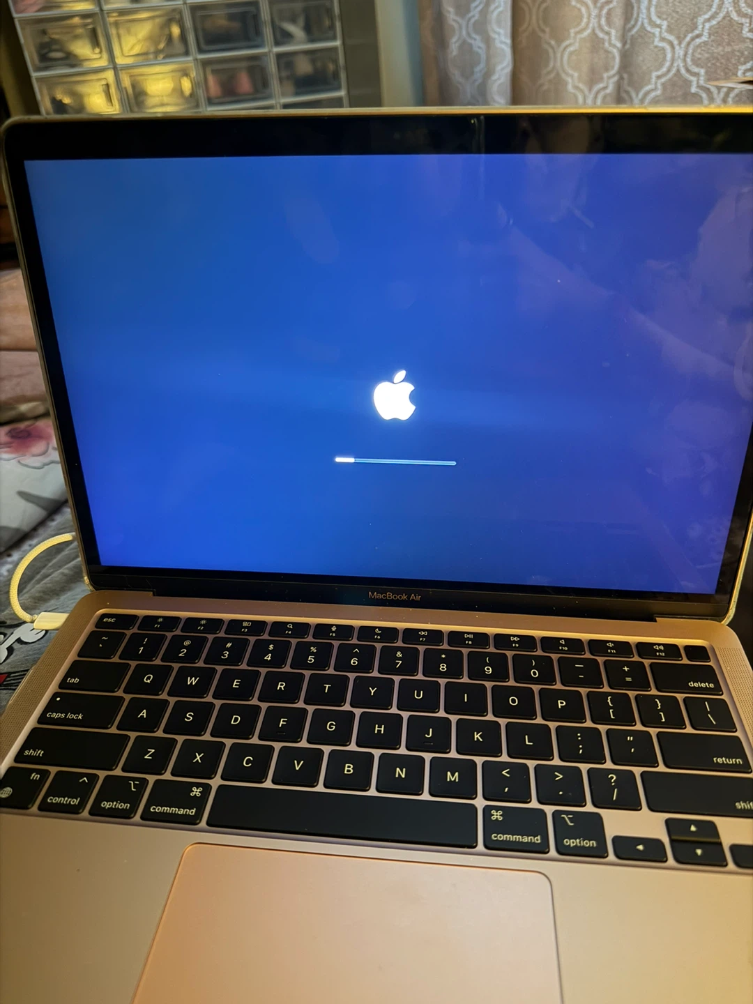 Gold MacBook Air Laptop - photo 2