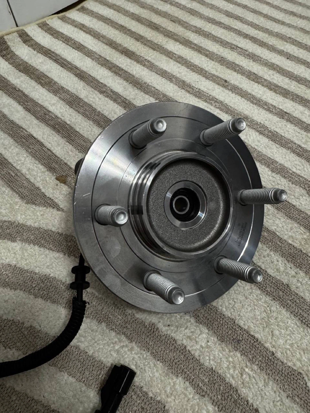 A-Premium Front Wheel Bearing & Hub Assembly… - photo 3