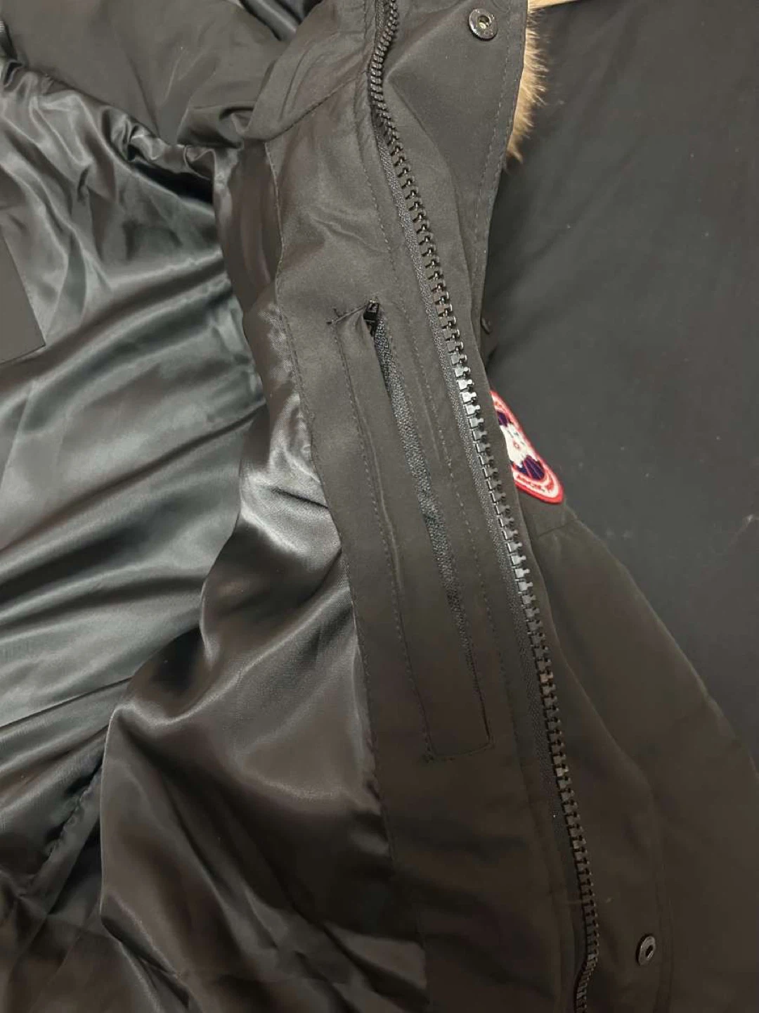 Canada Goose Xosqlent Jacket - Black - Size M - photo 2