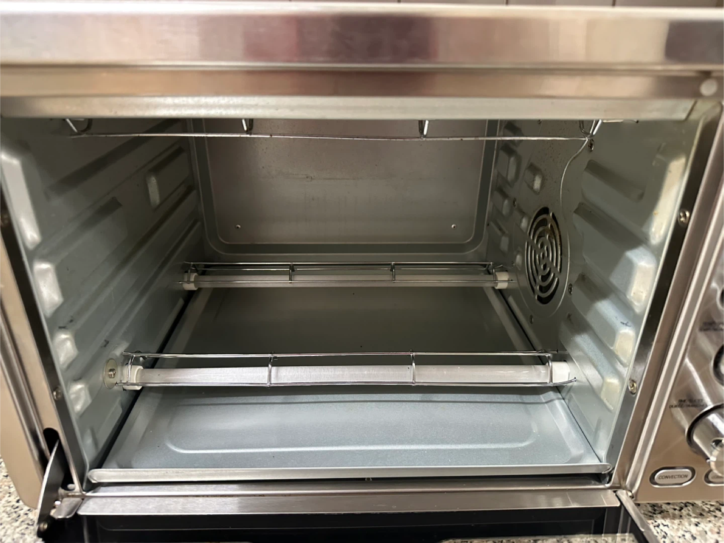 Gourmia 6-Slice Digital Air Fryer Oven + Grill - photo 3