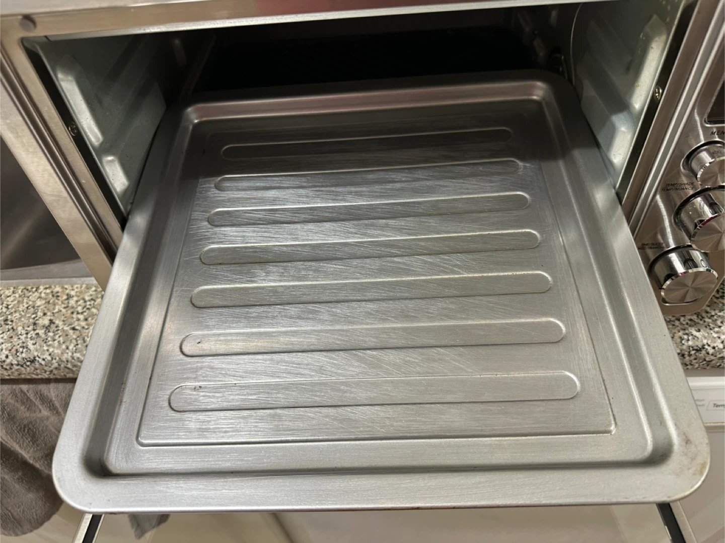 Gourmia 6-Slice Digital Air Fryer Oven + Grill - photo 5