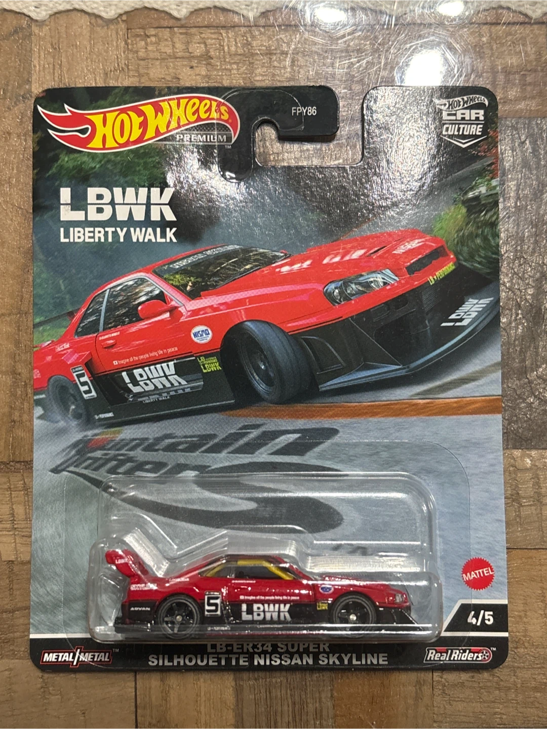 Hot Wheels Premium LBWK Silhouette Nissan Skyline Die-cast Car