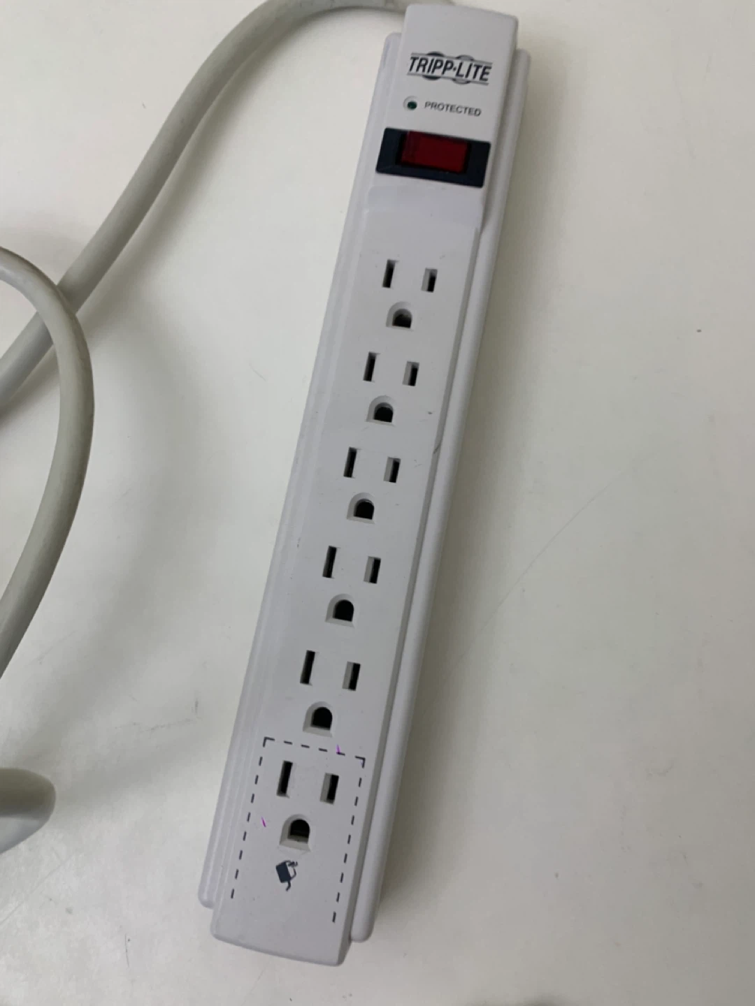 Power Bar - TRIPP-LITE Surge Protector Power Strip - Electronics - photo 4
