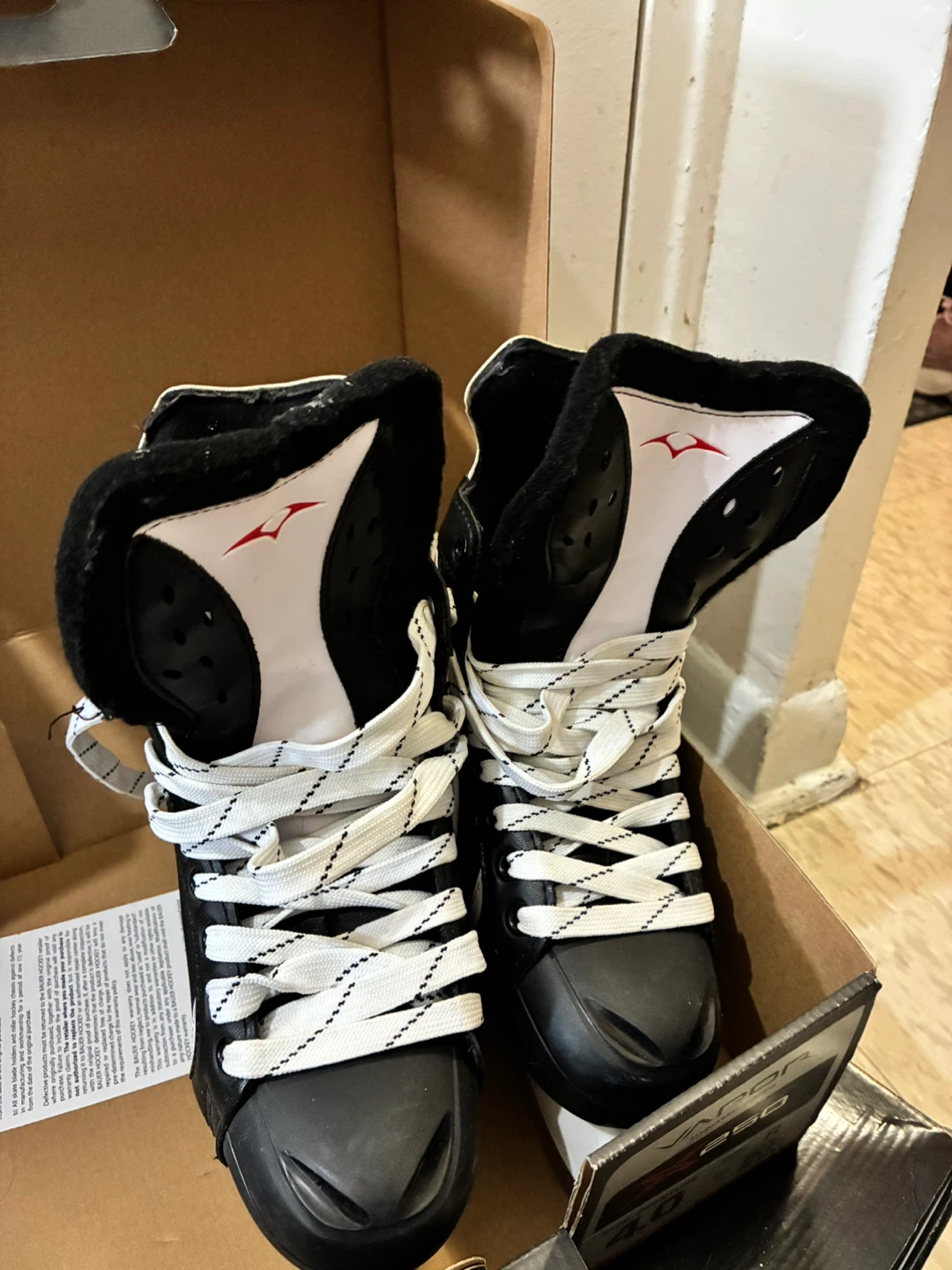 VIC Hockey Skates Size 6