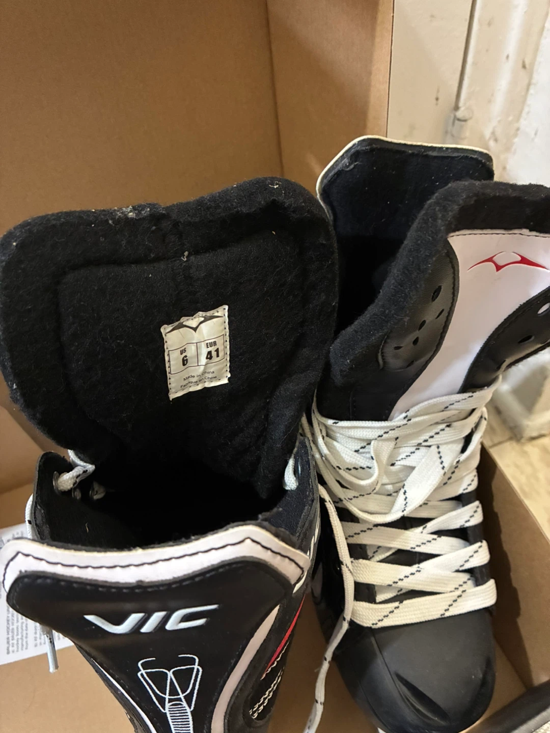 VIC Hockey Skates Size 6 - photo 3