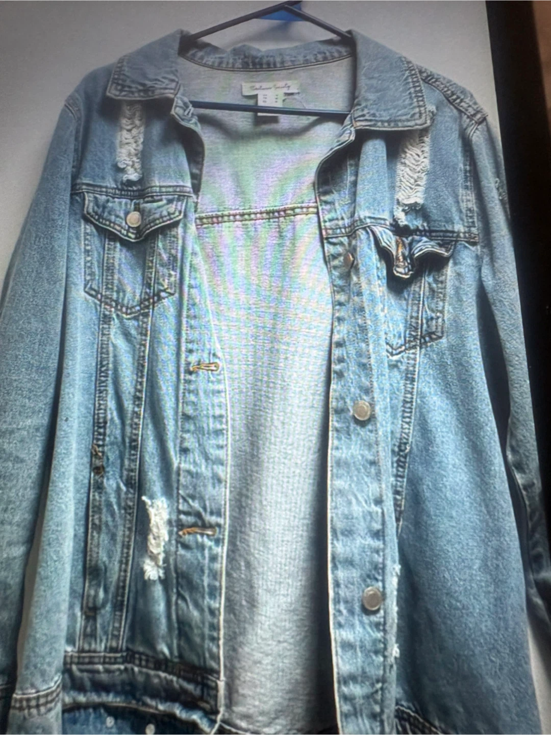 Veste en jean déchirée pour femme