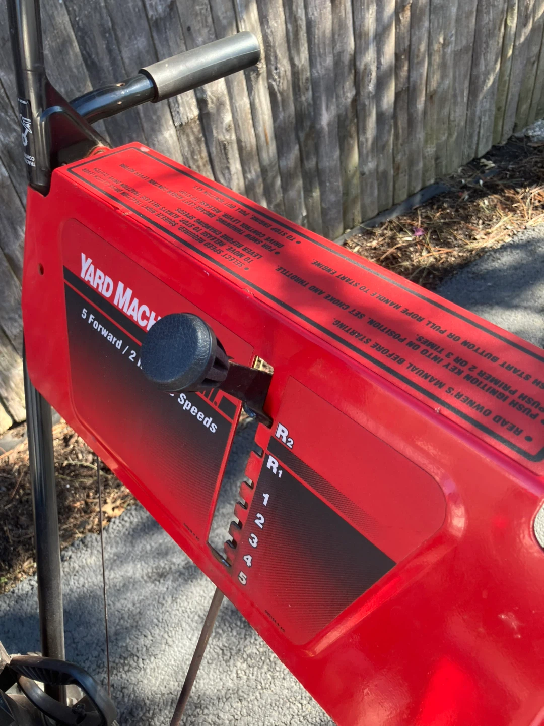 24” 8HP ELECTRIC START SNOWBLOWER - photo 2