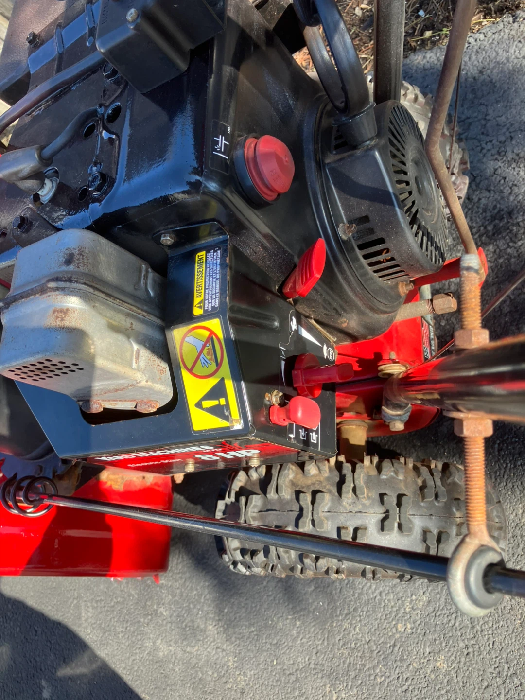 24” 8HP ELECTRIC START SNOWBLOWER - photo 3