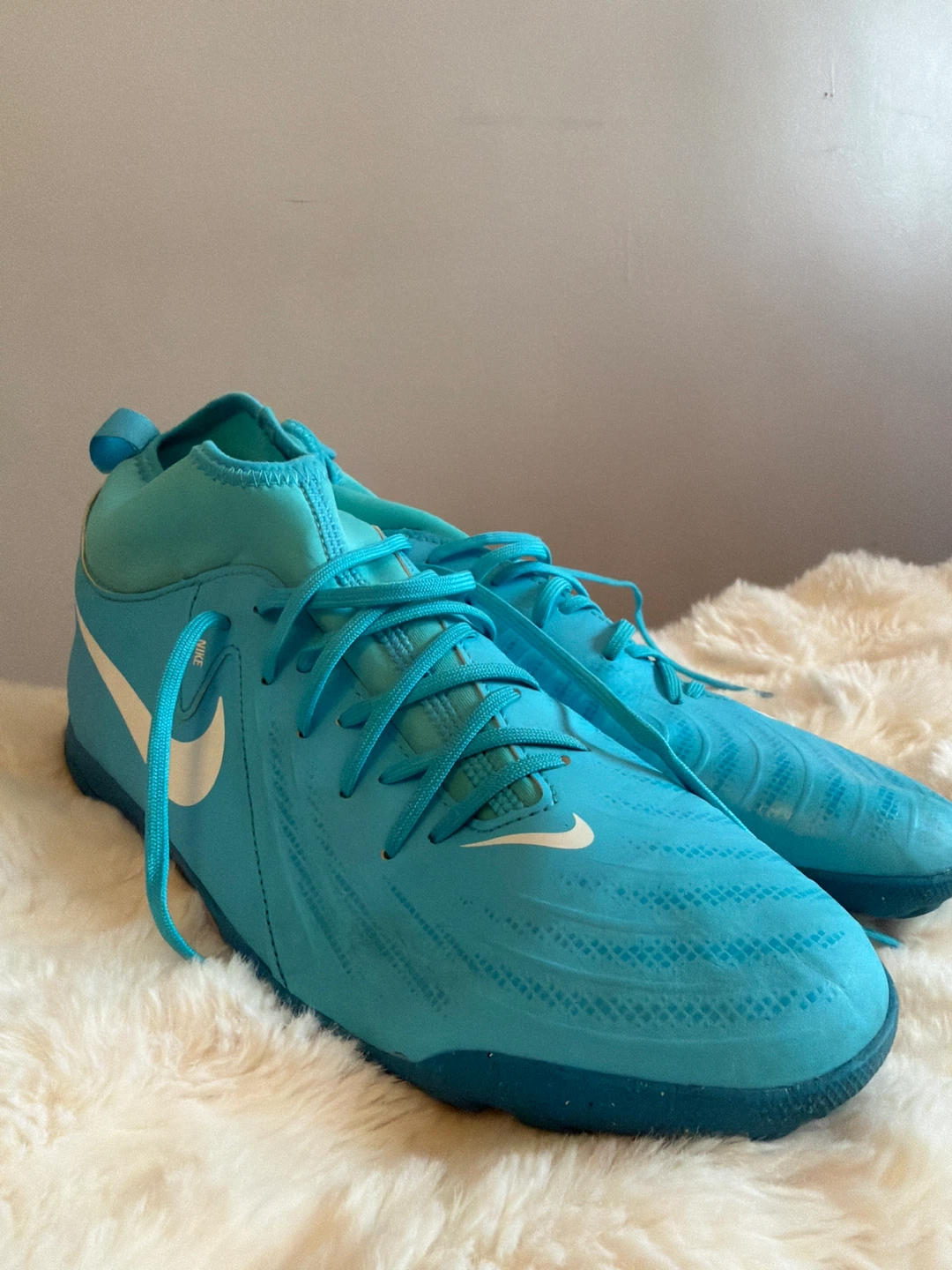 Nike Phantom Luna Soccer Cleats-size 10.5